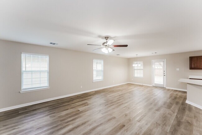 Building Photo - 20727 Dickinson Manor Ln