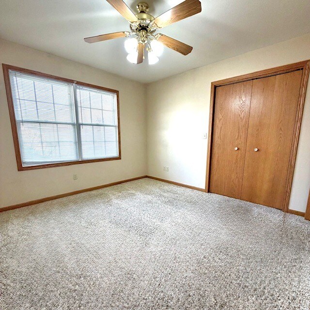 Foto del edificio - 1005 Waters Edge Rd