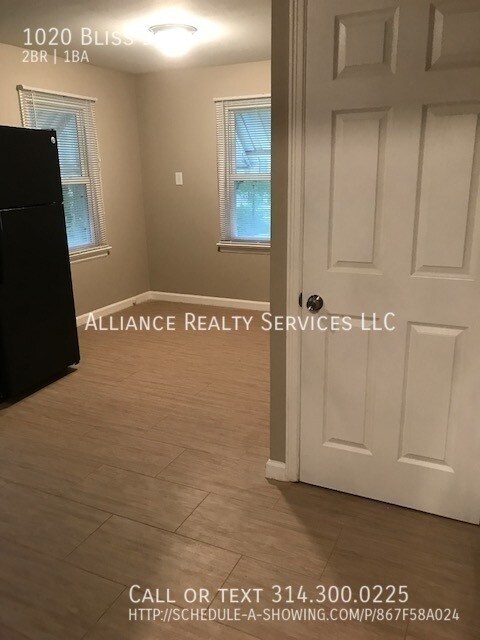 Building Photo - 1020 Bliss Dr