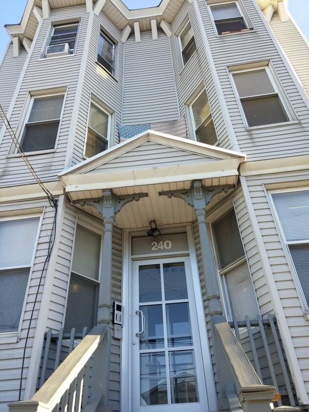 Primary Photo - 240 Halladay St