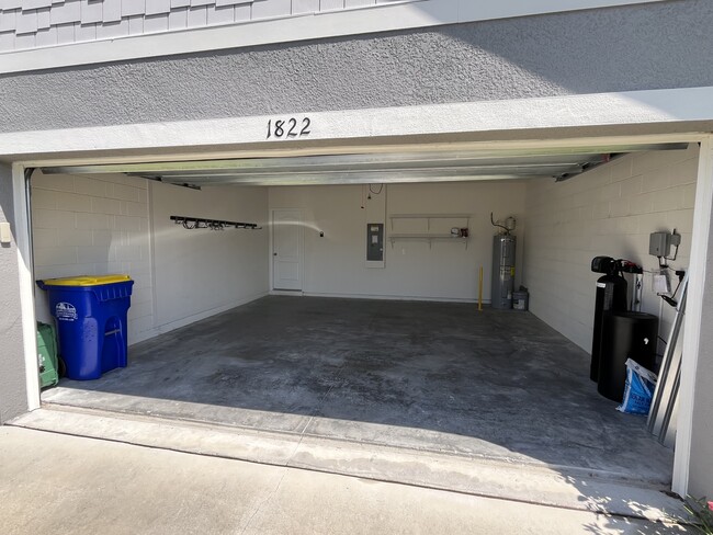 Building Photo - 1822 Red Rock Rd