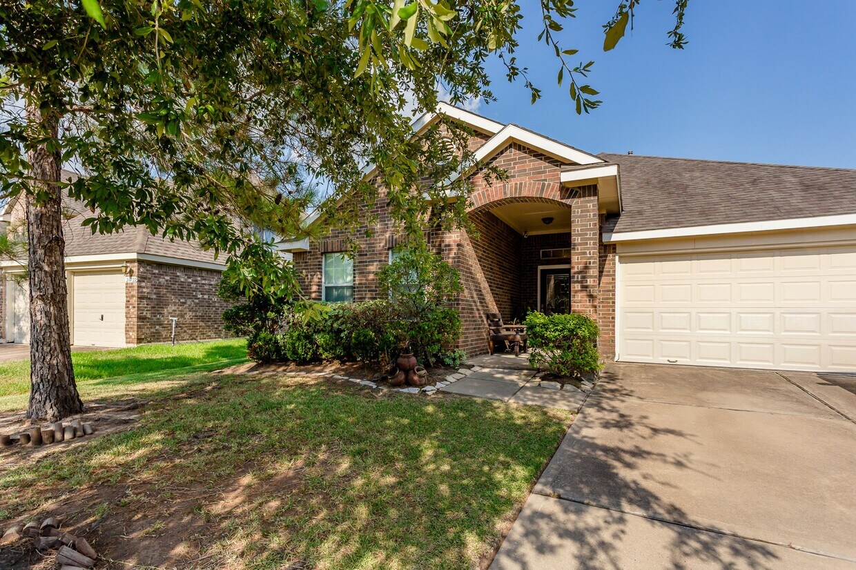 Foto principal - 24718 Cobble Canyon Ln