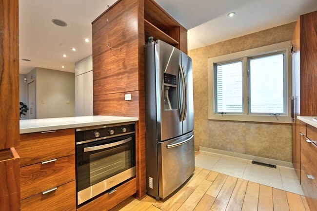 Foto del edificio - 419 W Briar Pl