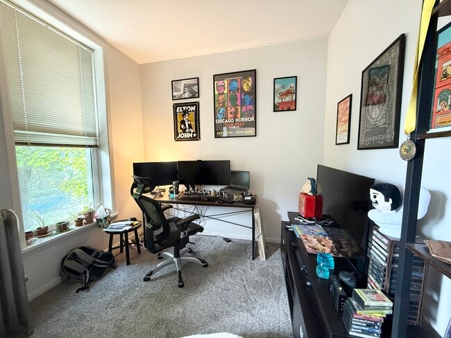 Foto del edificio - 1132 W Addison St