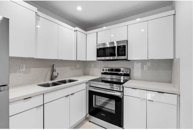 Foto del edificio - 21845 Goulds Ave