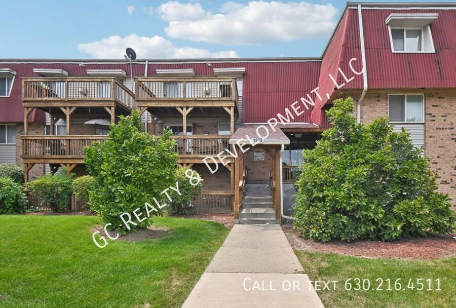 Primary Photo - 1875 Tall Oaks Dr