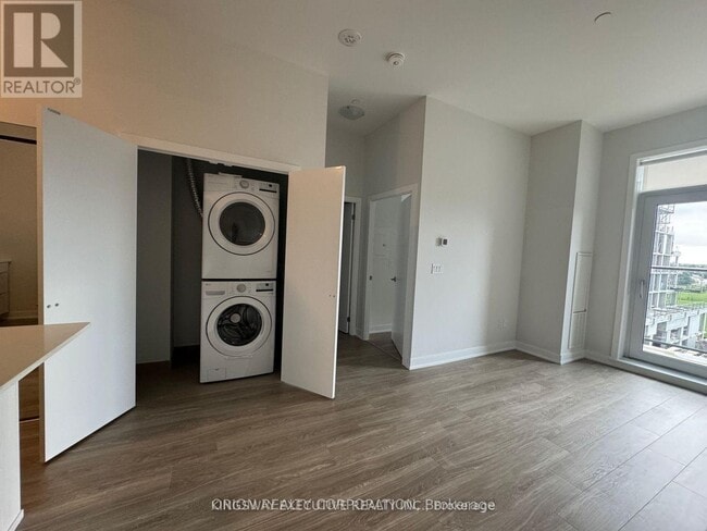 Building Photo - 4130 Parkside Village Dr