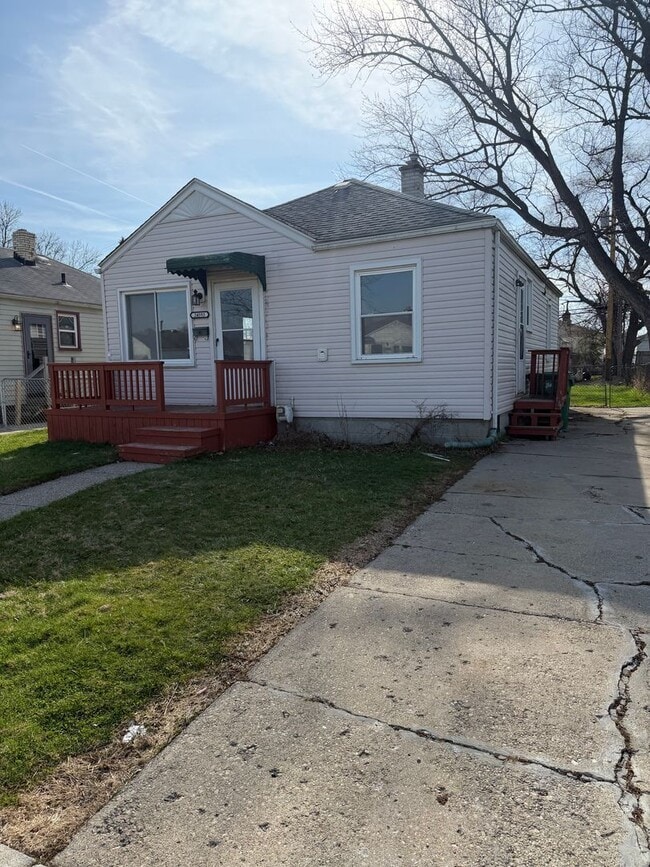 Building Photo - 24593 Wilmot Ave