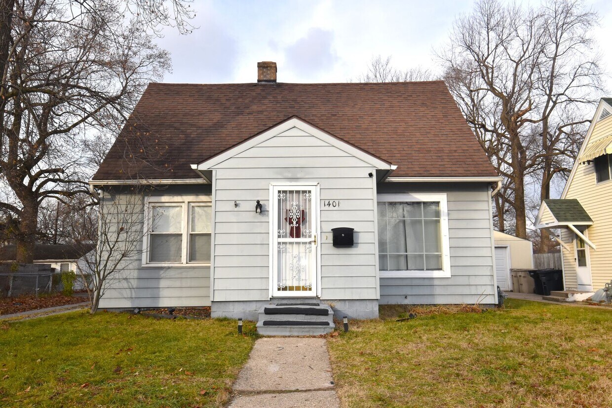 Close to schools, local Universities, and House Rental in South