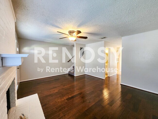 Foto del edificio - 17742 Kings Park Ln