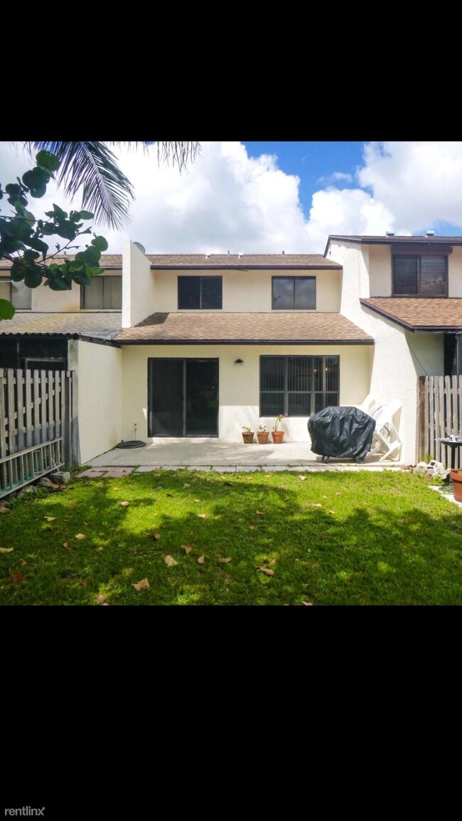 Building Photo - 3 br, 2.5 bath  - 1280 12TH FAIR WAY