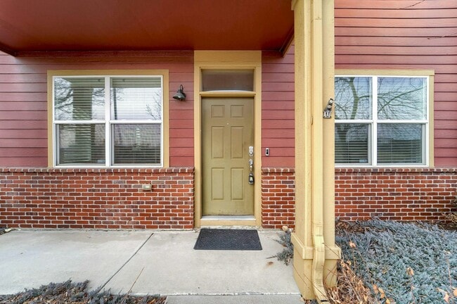 Building Photo - 9901 E 26th Ave