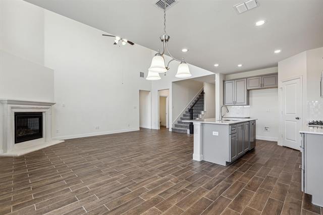 Building Photo - 507 Parrino pkwy