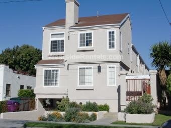 Vista de frente - 1064 Bennett Ave