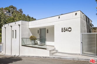 Building Photo - 8540 Hillside Ave