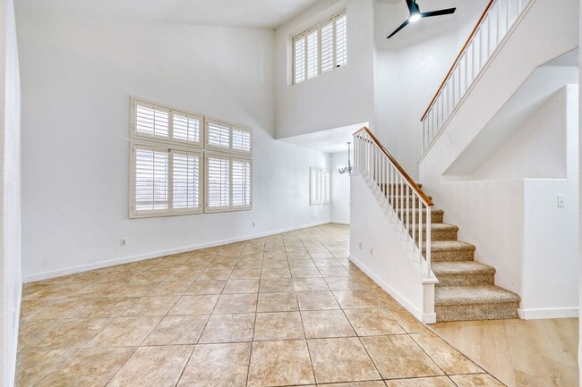 Foto del edificio - Spacious 4 Bedroom Home near Summerlin!