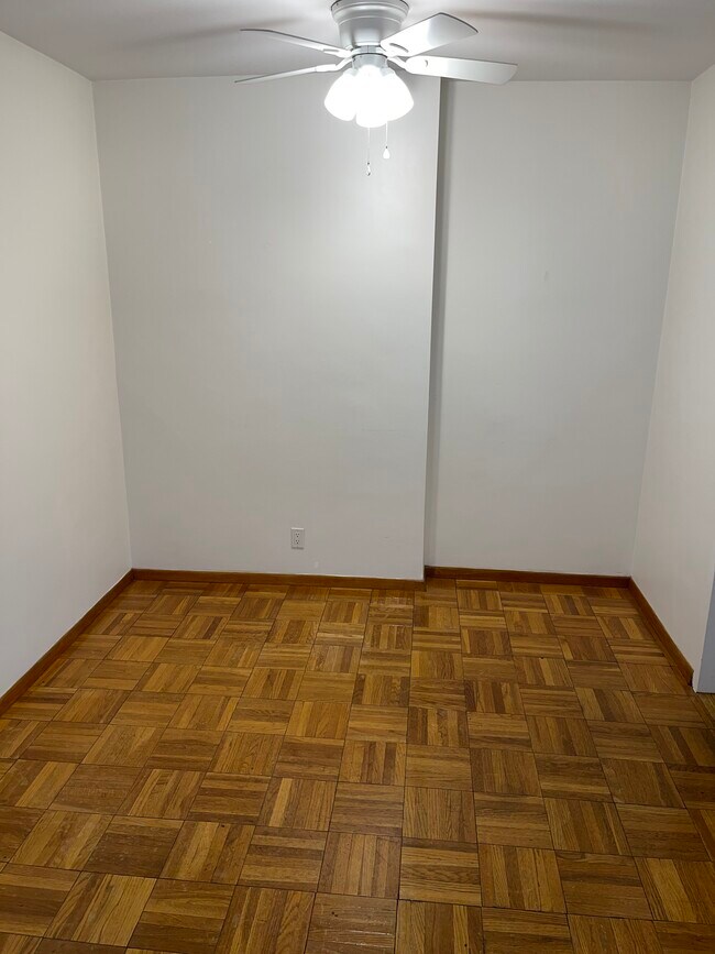 Dining Area - 4200 Cathedral Ave NW