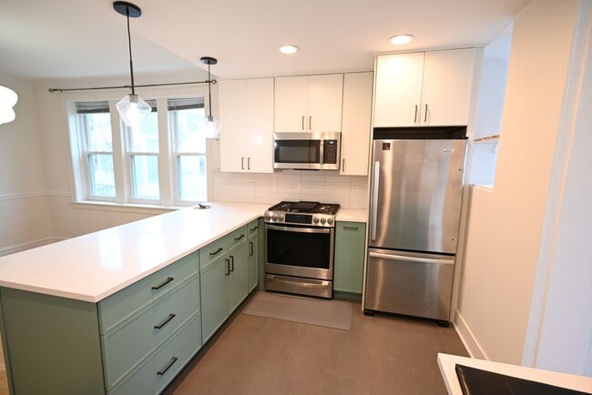 Photo - 1113 W Lill Ave Townhome