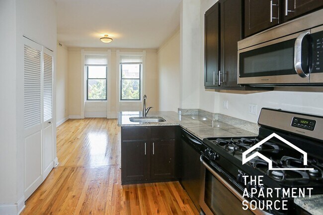Foto del edificio - 2954 N Racine Ave