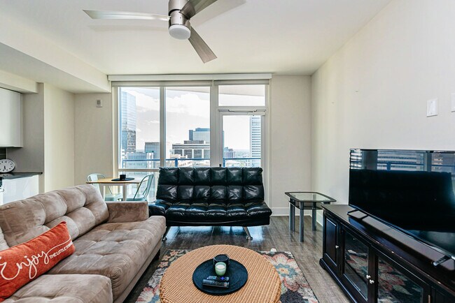 Foto del edificio - 225 S Poplar St