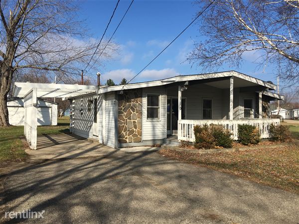 Primary Photo - 110 Holiday Dr