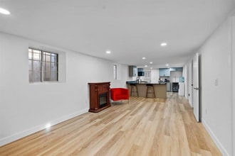 Building Photo - 308 6th St