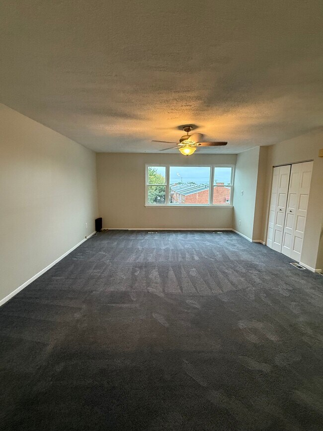 Foto del edificio - 3362 Fairdale Rd