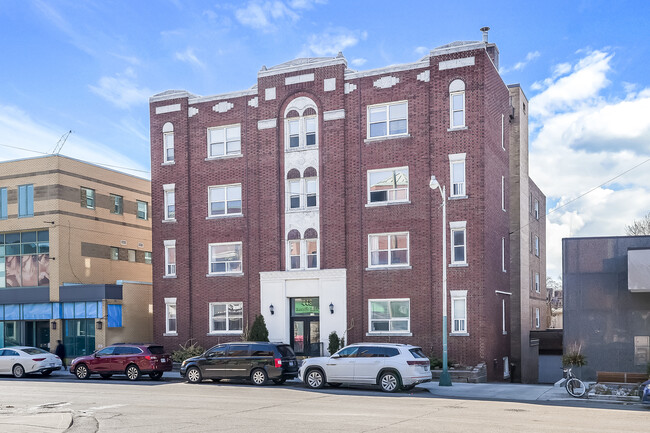 Building Photo - 464 & 448 Spadina Rd