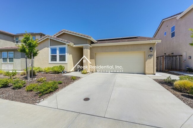 Building Photo - Beautiful 4bd/2ba Lincoln Home!