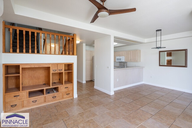 Building Photo - 92-1539 Aliinui Dr. #5G