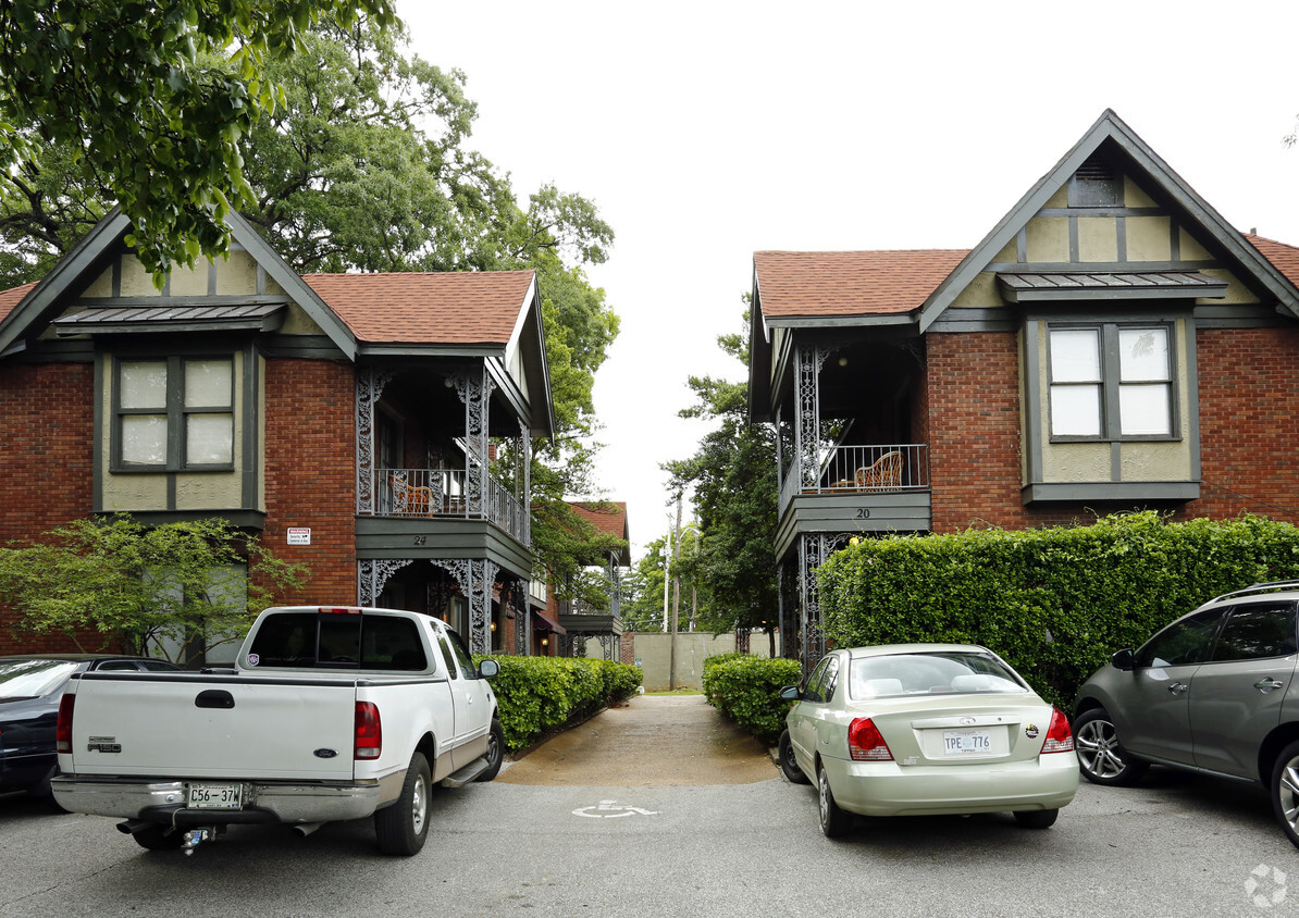 Exterior Building Photo - 20-24 N Belvedere Blvd