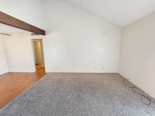 Foto del edificio - 714 N Sanders St