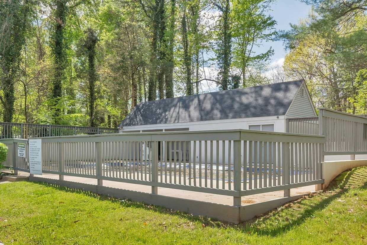 Foto del edificio - 1243 Cedars Ct