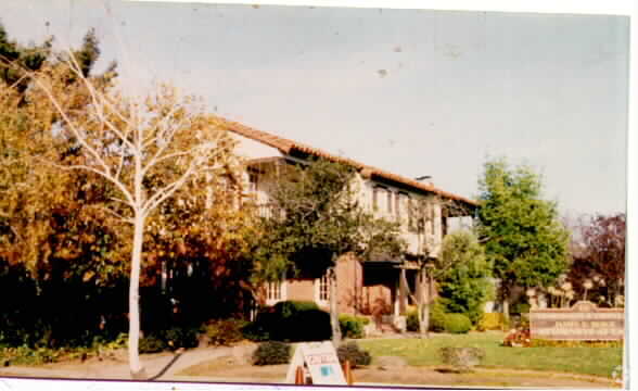 Building Photo - 701-703 Menker Ave