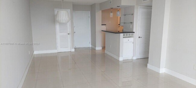 Foto del edificio - 2841 NE 163rd St
