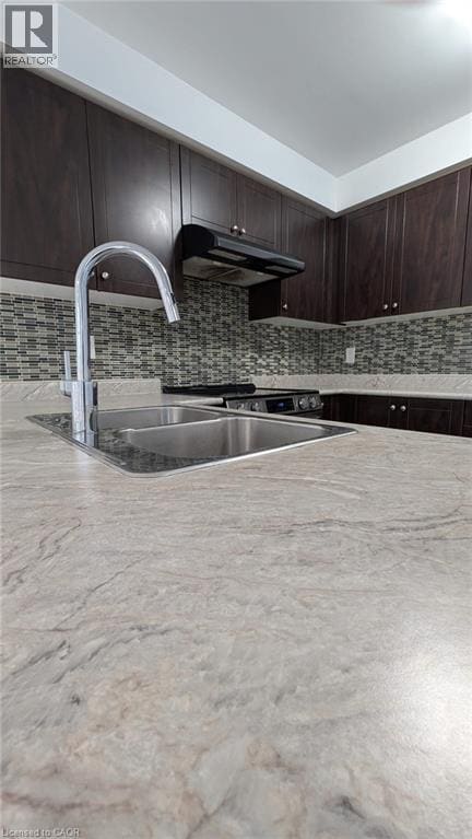 Building Photo - 19 Cromarty Ave