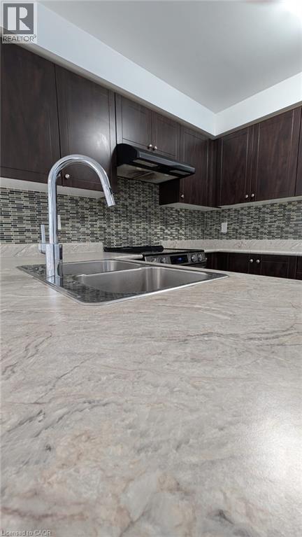 Photo du bâtiment - 19 Cromarty Ave