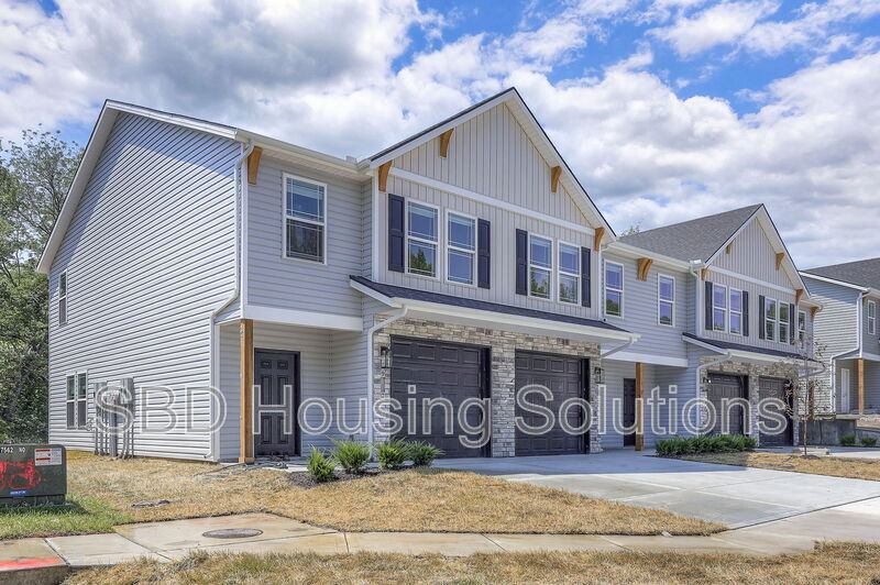 Foto principal - 9023 E 85th Pl