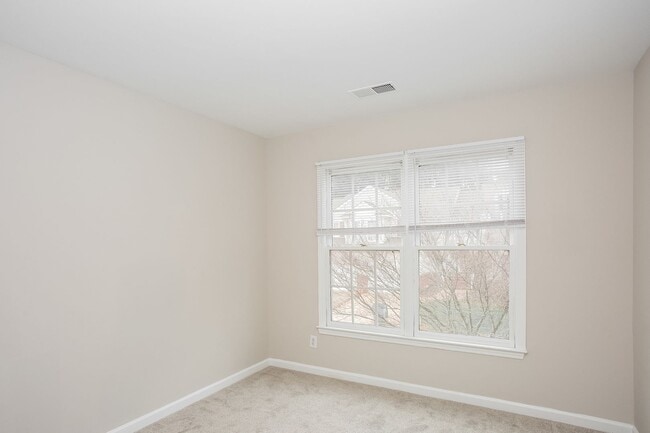 Foto del edificio - Charlotte -  3 bedroom 2.5 bath Townhome - Davis Lake Community