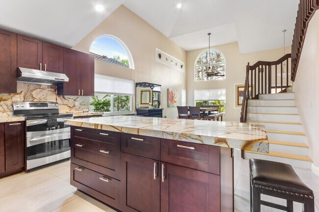 Foto del edificio - 9210 Oak Grove Cir