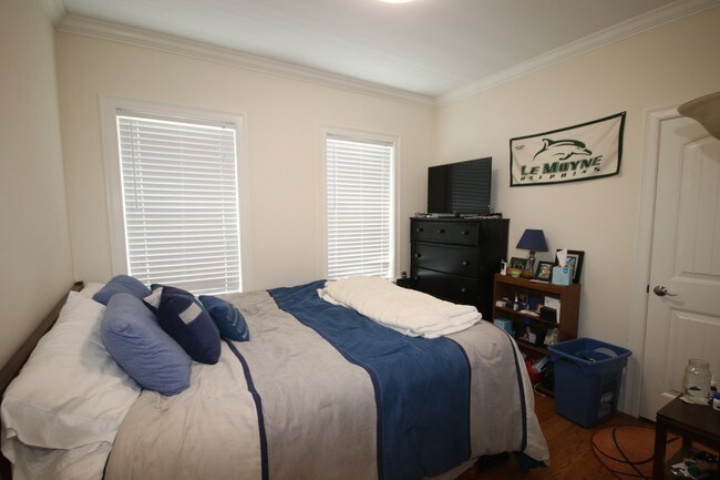 Building Photo - 12 Athol St