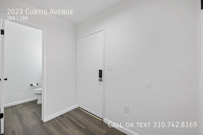 Building Photo - 2023 Curtis Ave