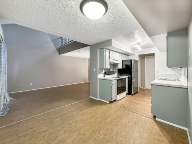 Building Photo - 405 NE 85th St