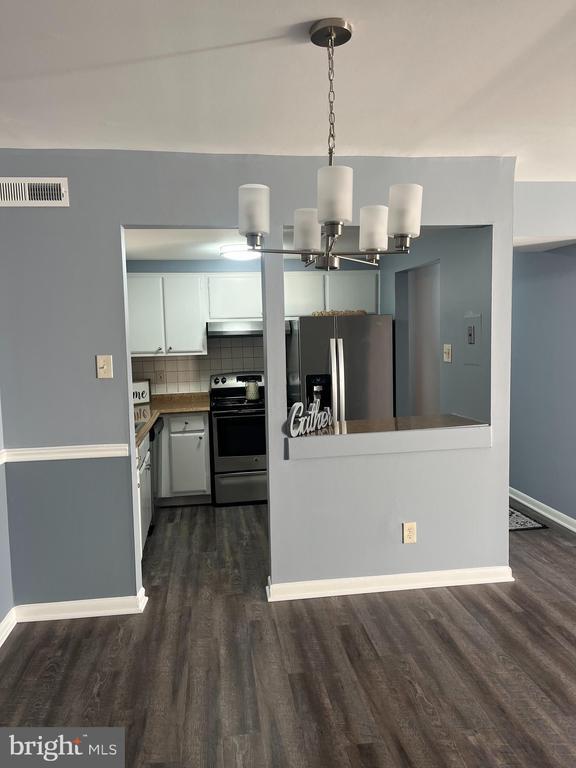 Building Photo - 10100 Campus Way S