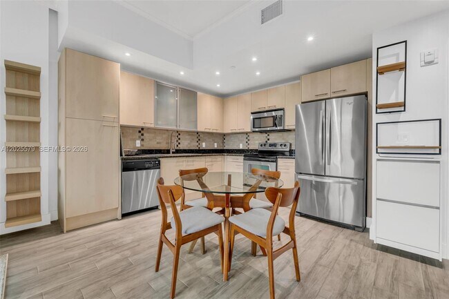 Foto del edificio - 1350 NW 8th Ct