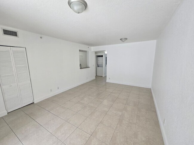 Foto del edificio - 3 Bedroom Townhome in West Palm Beach
