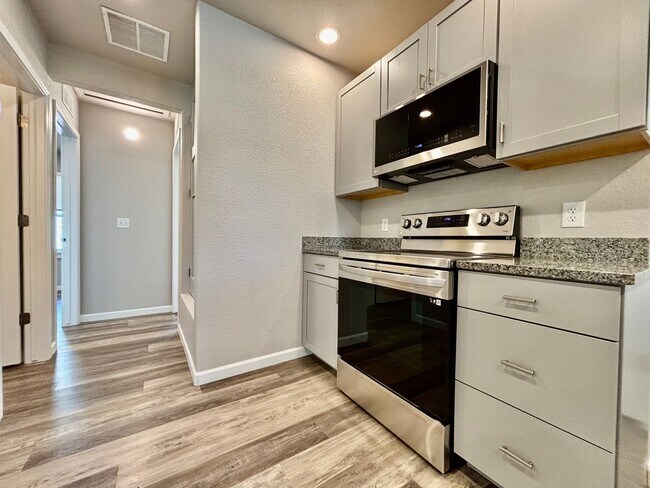 Foto del edificio - Charming Duplex in Prime Fort Collins Location- Available May 1st!