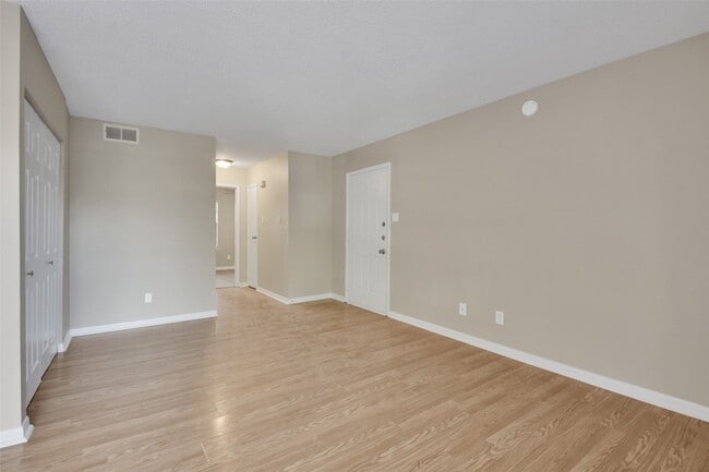 Building Photo - 1300 Baker Ave