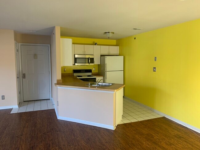 Building Photo - 9 Tintern Ct