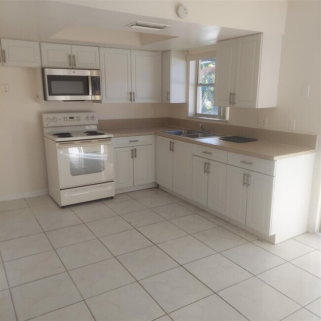 Foto del edificio - 5409 NW 27th St